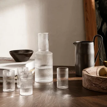 Ripple Gläser (4er-Set) und Karaffe von Ferm Living