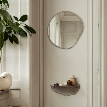 Pond Spiegel von Ferm Living in der Ausführung klein, Chrom