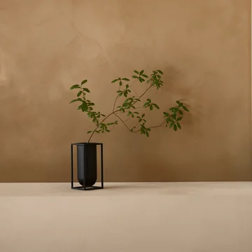 Audo-Kubus-Vase-Lolo-schwarz-Situation-3