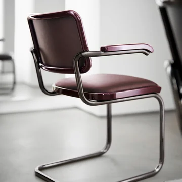 Thonet - S 64 P Serious Armlehnstuhl, Titan / graphit-rubinrot (JS. by Jil Sander)