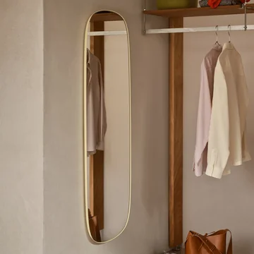 Muuto - Framed Mirror, 150 x 50 cm, hellgelb / Klarglas