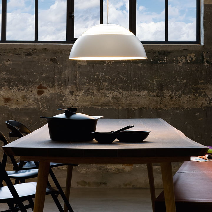 AJ Royal Pendelleuchte von Louis Poulsen | Connox