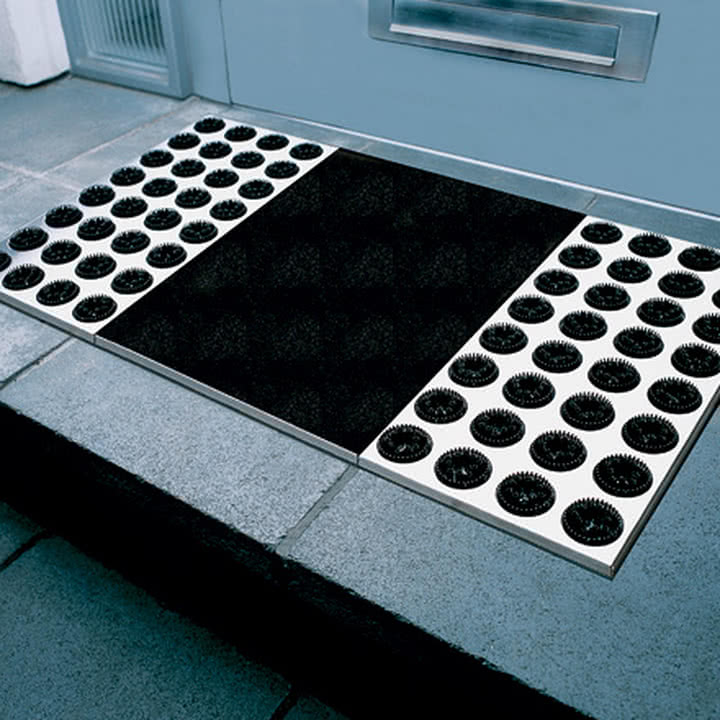 Saubere Sohlen mit der Radius Design Feet-back II Fußmatte in Schwarz