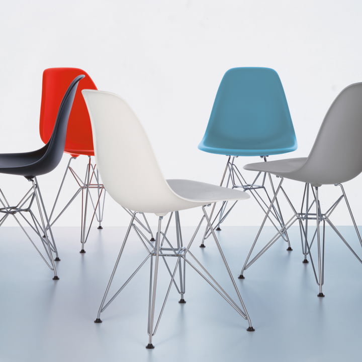 Eames Plastic Side Chair DSR von Vitra