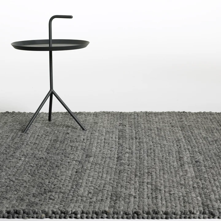 Peas Teppich von HAY in dark grey