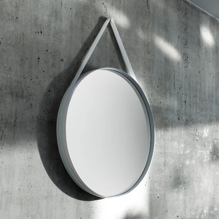 Vielseitiger Strap Mirror von HAY