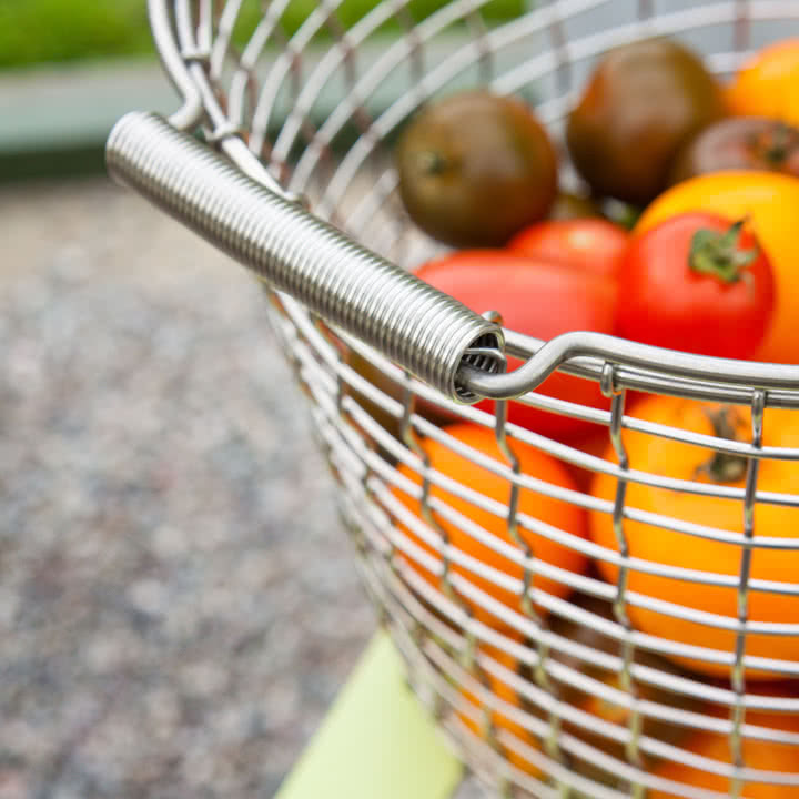 Drahtkorb für reife Tomaten