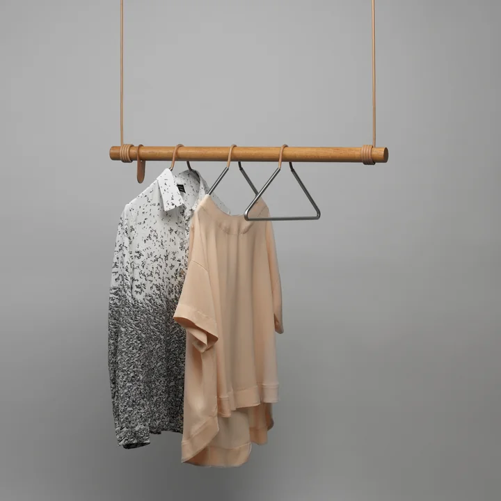 Hanger Kleiderbügel und Swing Hängegarderobe von Lind DNA