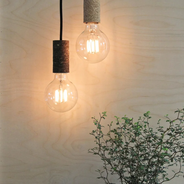 NUD Collection - Cork zu mehreren an der Decke