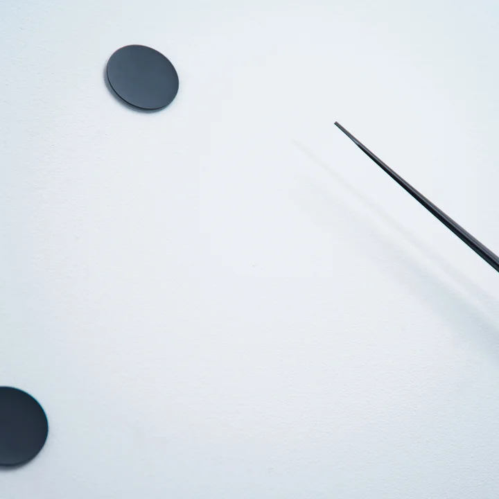 Radius Design - Flexible Wanduhr, schwarz