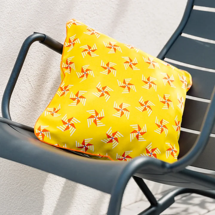 Outdoor Kissen Moulins à Vent von Fermob in Honig