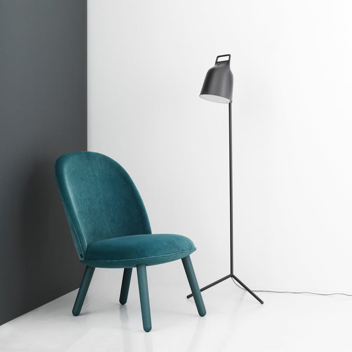 Stage Stehleuchte mit Ace Lounge Chair Velour