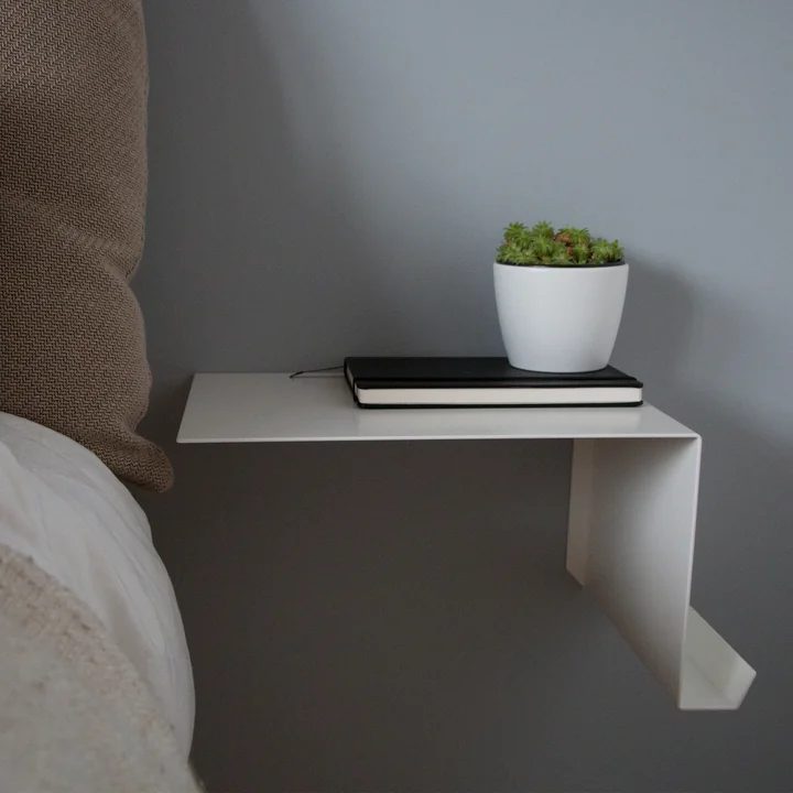 Bedside Table rechts von Nichba Design in Weiß