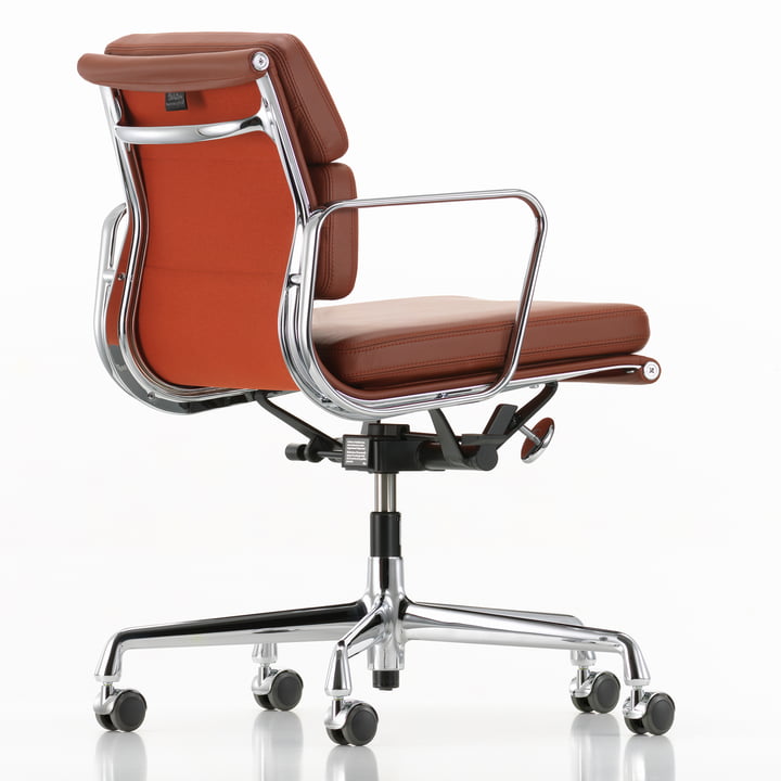 Soft Pad Chair EA 217 von Vitra