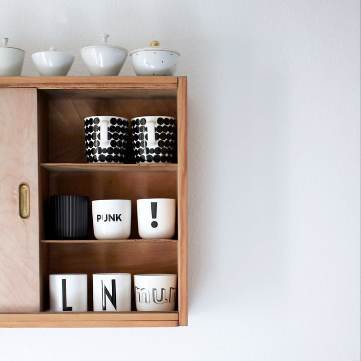 Oiva Räsymatto Becher von Marimekko im Schrank