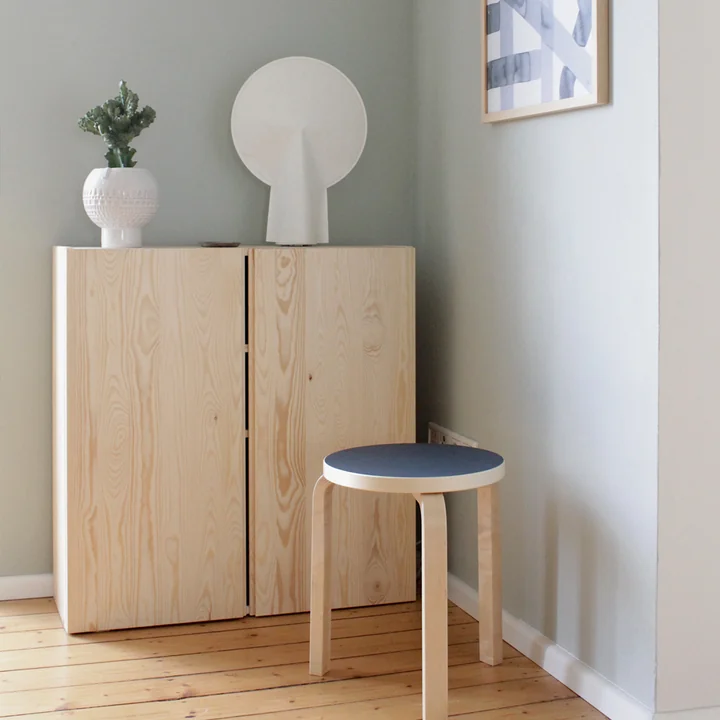 Hocker 60 von Artek in der Nordic Winter Variante