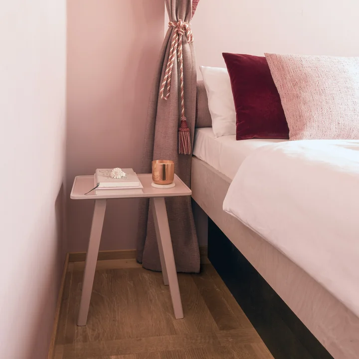 Nini Hocker & Beistelltisch von Schönbuch