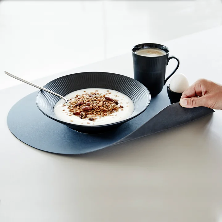 Tischset von Lind DNA aus recyceltem Leder