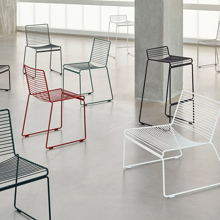 Die HAY - Hee Familie bestehend aus Barhocker, Stühlen und Lounge Chairs