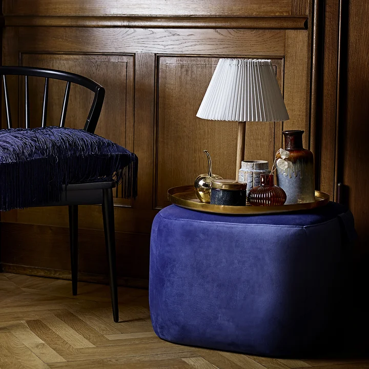 Die Bloomingville - Aufbewahrungsdose Ø 11 x H8 cm in blau/ gold und die Deko-Kirsche in gold