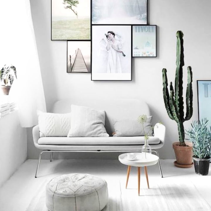 Helles Wohnzimmer mit Bilder-Collage