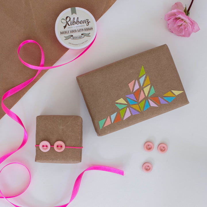 Geschenkverpackung dekorieren mit Masking Tape