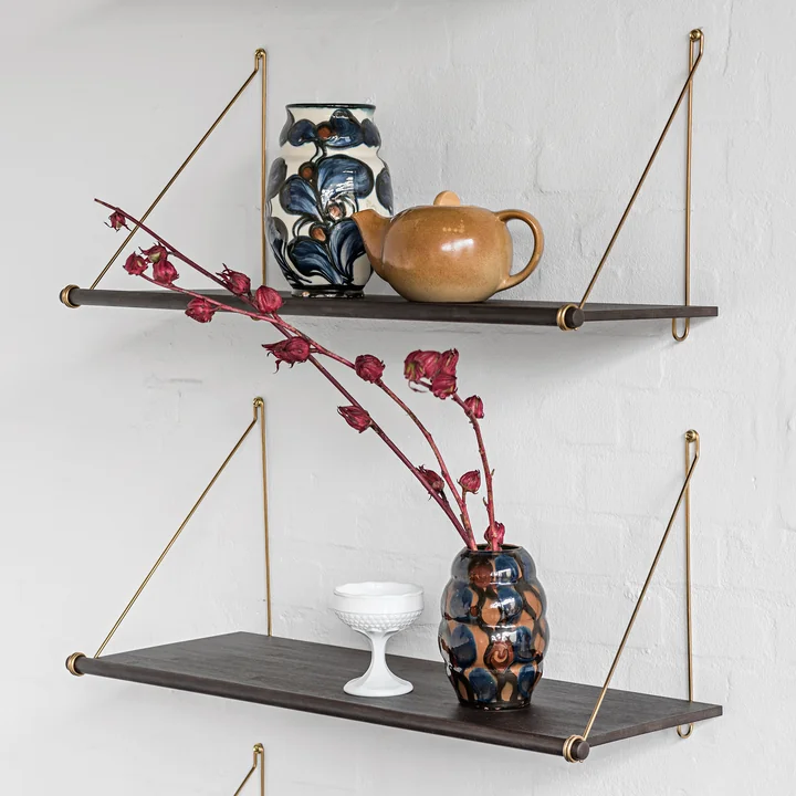 Loop Shelf von We Do Wood in Bambus dunkel / Messing