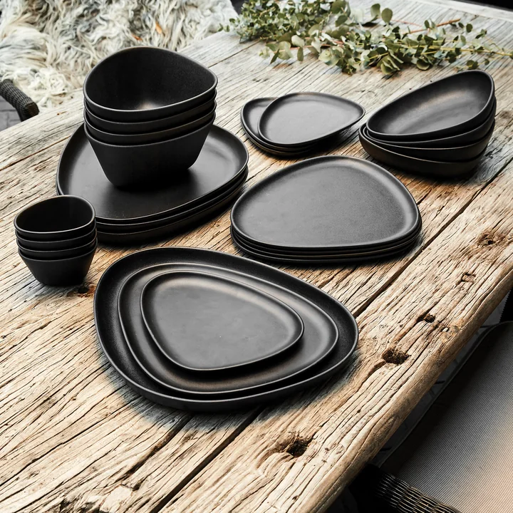 Curve Stoneware Schalen und Teller von Lind DNA