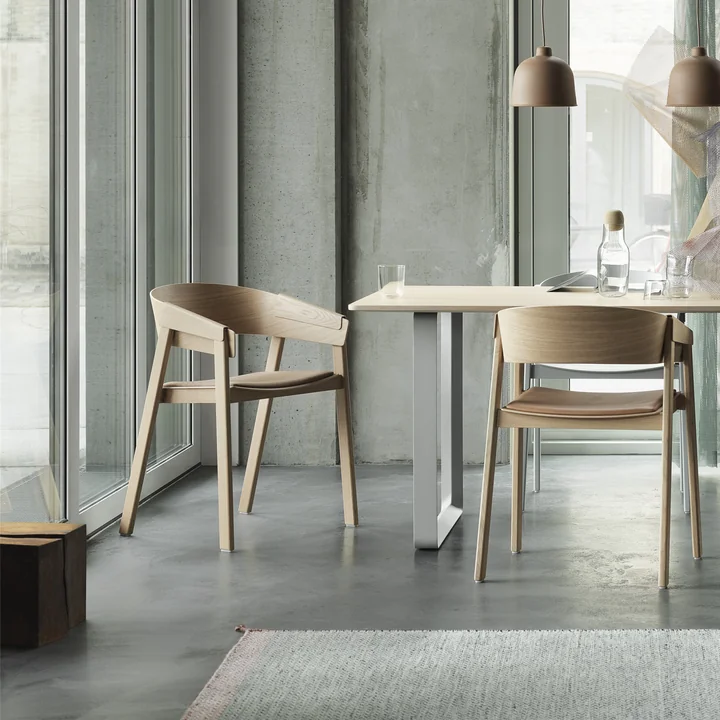 Cover Stuhl von Muuto in Eichenholz