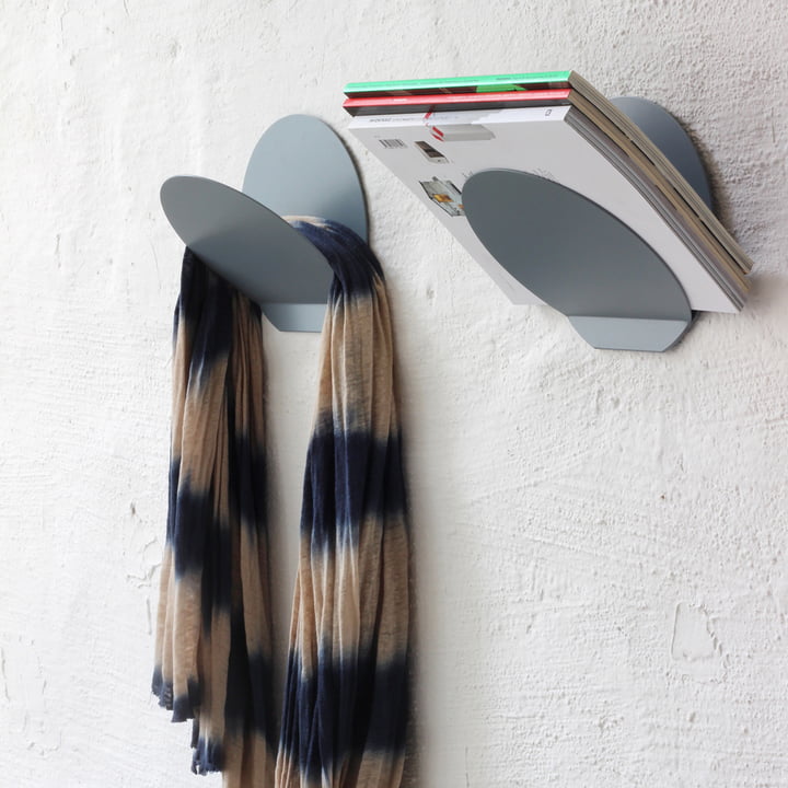 Otis Garderobe & Zeitschriftenhalter von Konstantin Slawinski | Connox