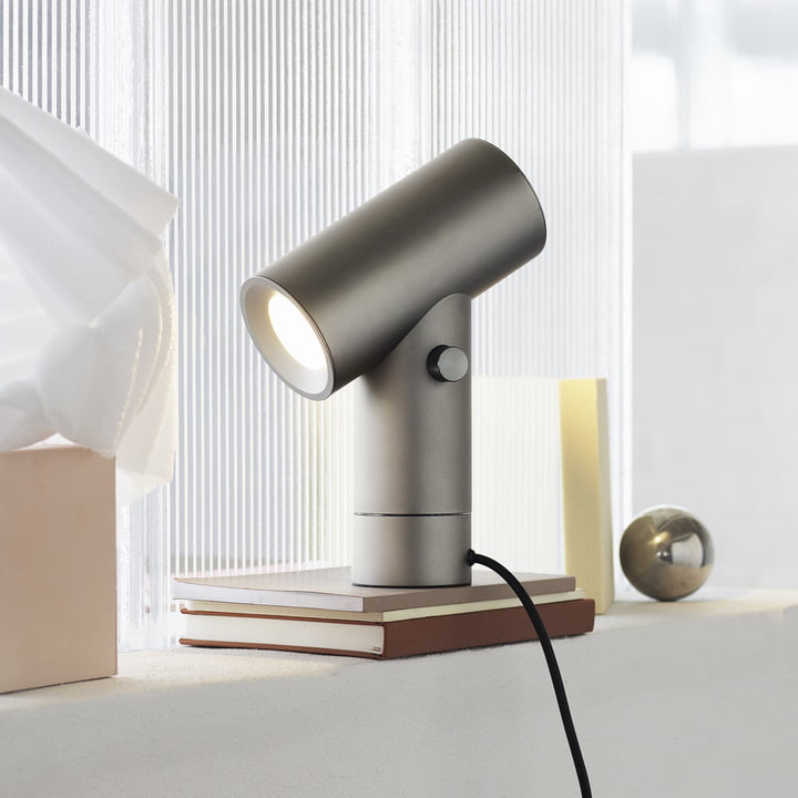 Beam LED-Tischleuchte von Muuto in Aluminium