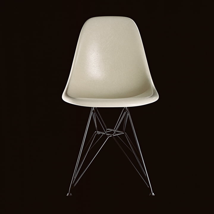 Eames Fiberglass Side Chair DSR von Vitra