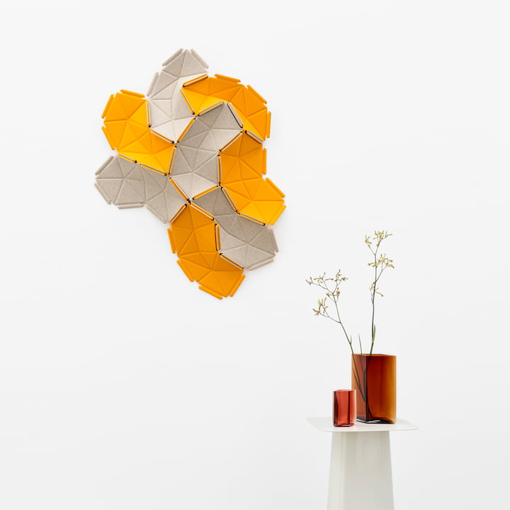 Clouds von Kvadrat in Divina MD 213 (meliertes beige) / Divina 426 (orange)