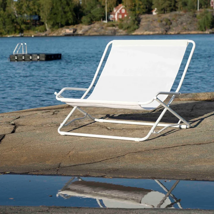 Dondolina Twin Schwingsessel von Fiam am Strand