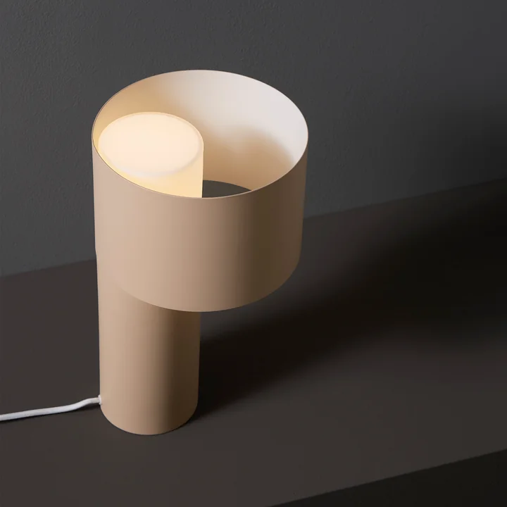 Tangent Tischleuchte von Woud in desert sand