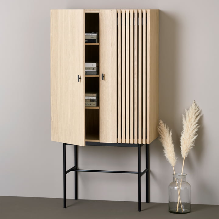 Array Highboard 80 cm in Eiche von Woud im Wohnambiente