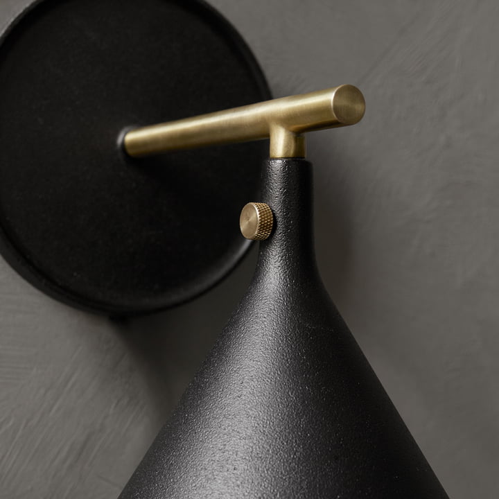 Cast Sconce Wandleuchte von Audo im Detail