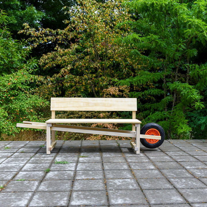 Wheelbench von Weltevree im Außenambiente