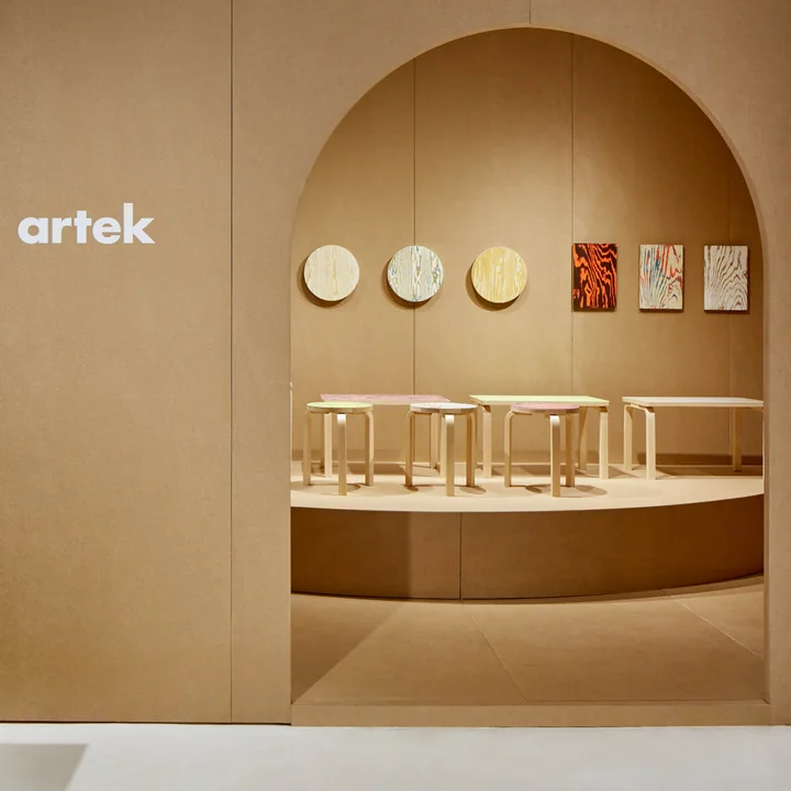 Artek Mailänder Möbelmesse