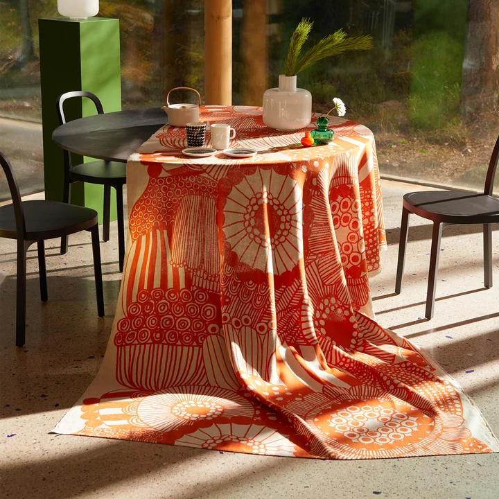 Siirtolapuutarha Tischdecke 140 x 280 cm von Marimekko in orange / beige