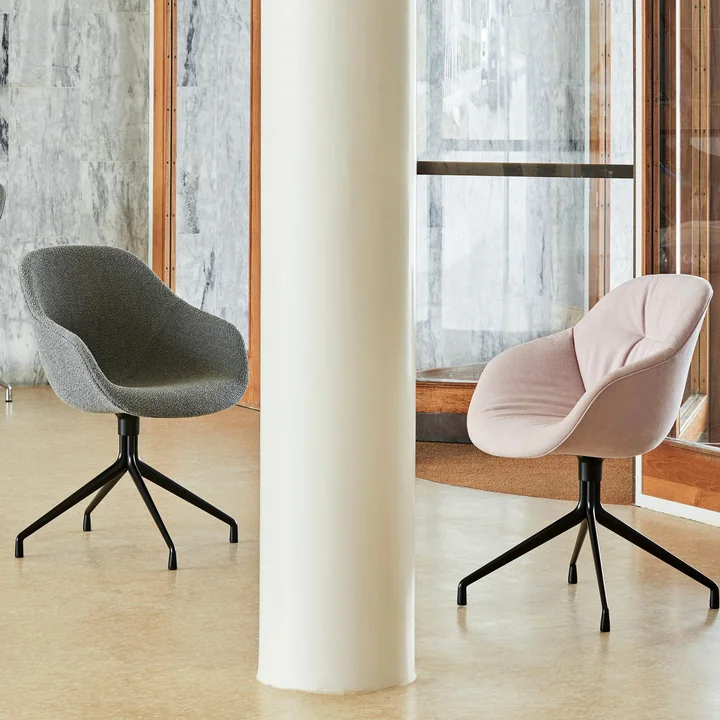 About A Chair AAC 121 von HAY in verschiedenen Varianten