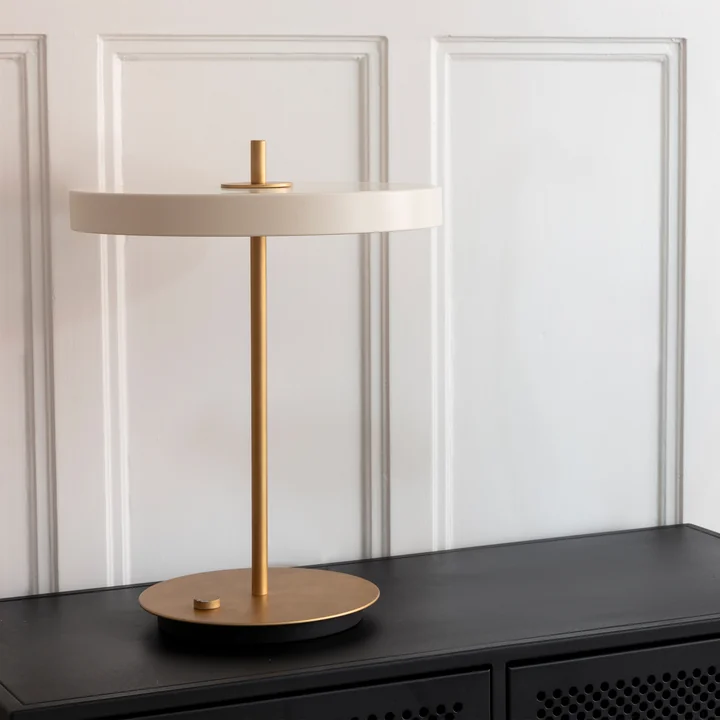 Asteria LED-Tischleuchte Ø 31 x H 41,5 cm von Umage in pearl