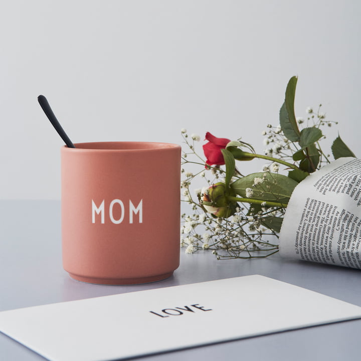 AJ Favourite Porzellan Becher Mom von Design Letters 