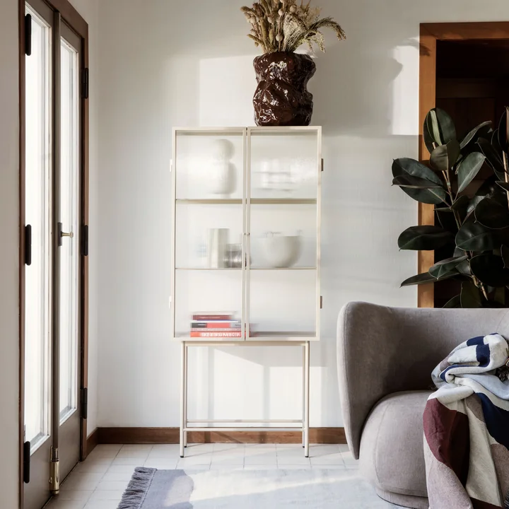Haze Vitrine von Ferm Living in Glas / cashmere