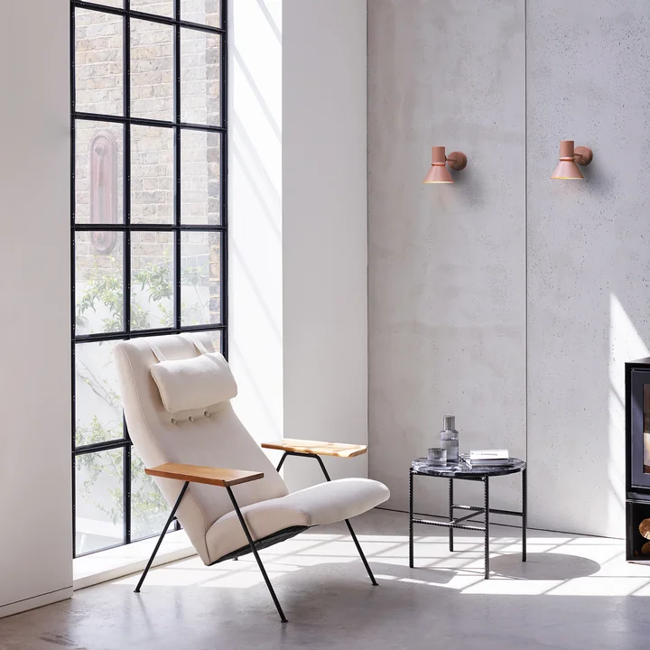 Type 80 Wandleuchte, Rose Pink von Anglepoise im Wohnzimmer