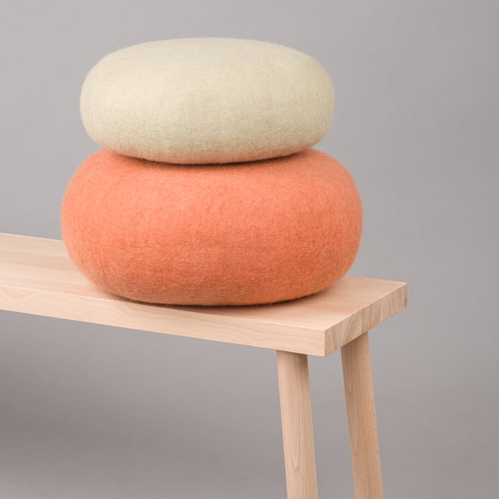 Lutz + Lea Pouf von myfelt in grünbeige / lachsfarben (2er-Set)