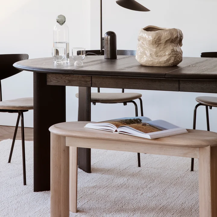 Bevel Bank, 90 x 35 cm, Eiche weiß geölt und Bevel Tisch von Ferm Living