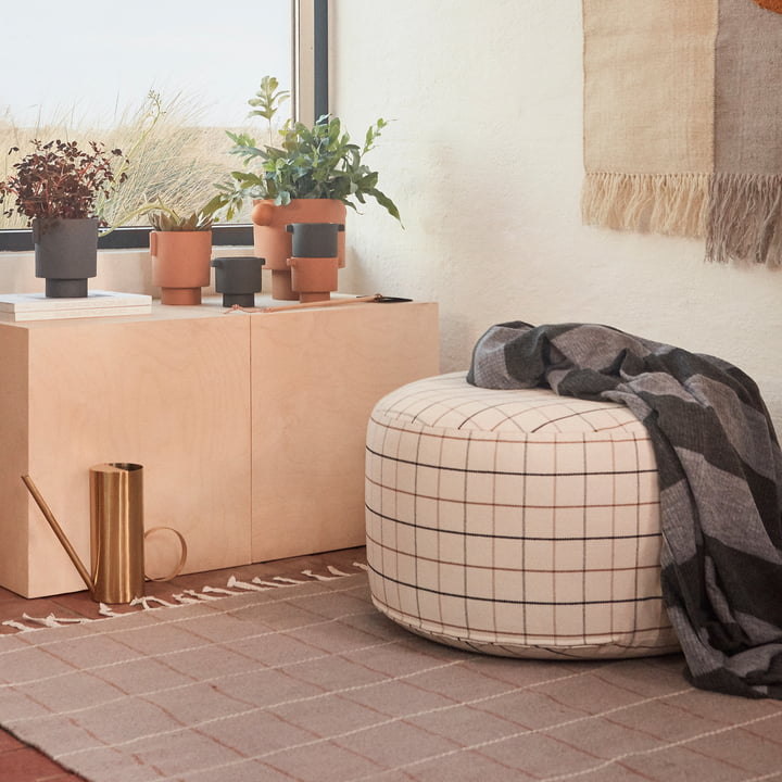 Grid Pouf Ø 65 cm, beige - Inka Kana Übertöpfe - Sonno Wolldecke Melange grau von OYOY 