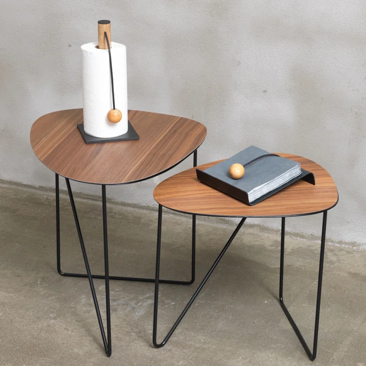 String Küchenrollenhalter 30 cm, Hippo anthrazitschwarz und Curve Beistelltisch von Lind DNA