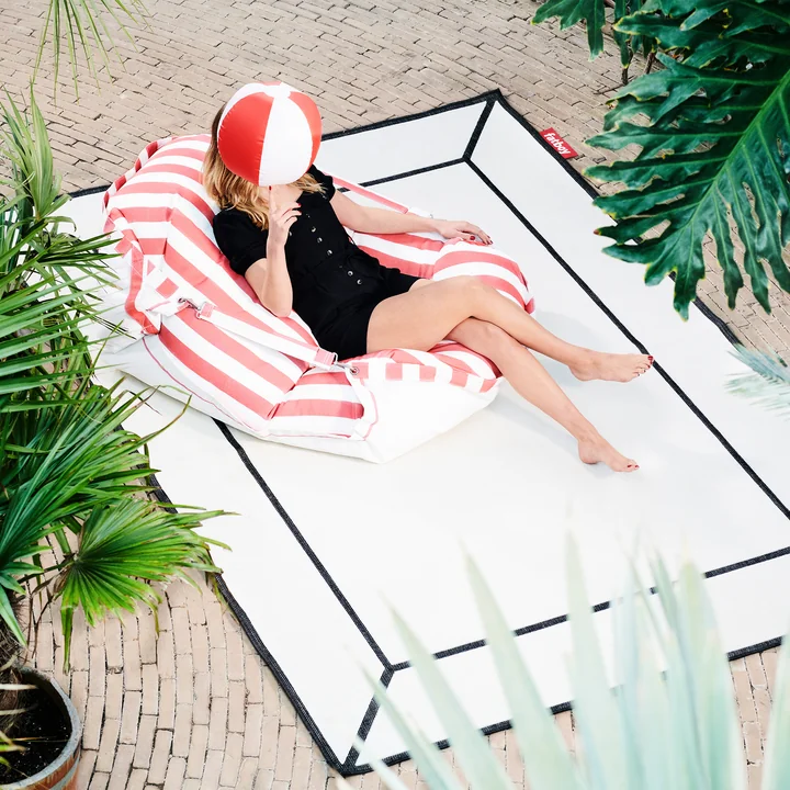 Carpretty Grand Frame Outdoor-Teppich 200 x 290 cm von Fatboy in off-white